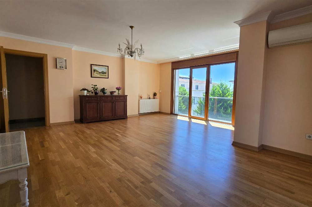 SALACAKTA DENİZ MANZARALI,SESSİZLİĞİN İÇİNDE MODERN SATILIK 2+1
