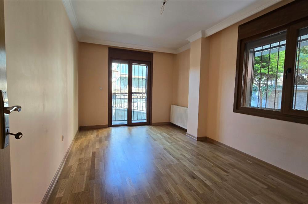 SALACAKTA DENİZ MANZARALI,SESSİZLİĞİN İÇİNDE MODERN SATILIK 2+1