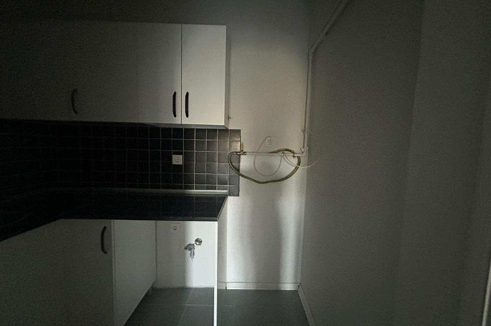 Kadıköy Osmanağa'da 2+1 Daire: Marmaray ve Metro Yakınında