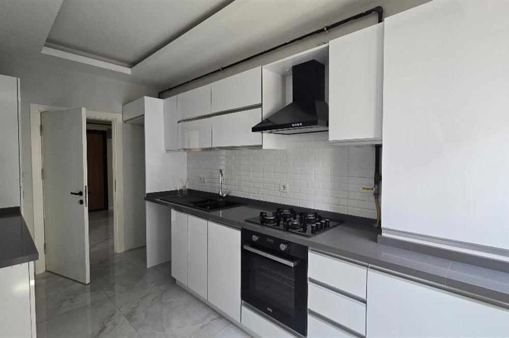 BEŞİKTAŞ MERKEZ'DE, YENİ, EBEVEYN BANYOLU, 3+1 KİRALIK DAİRE!