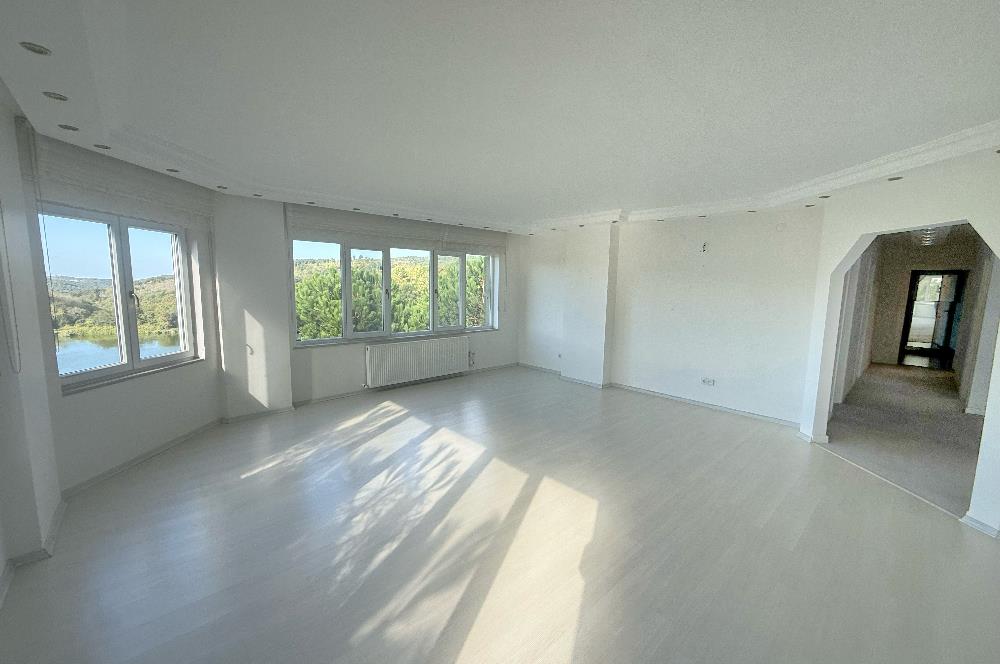 Medyakent Sitesi'nde İçi Full Yenilenmiş Göl Manzaralı 3+1 Daire