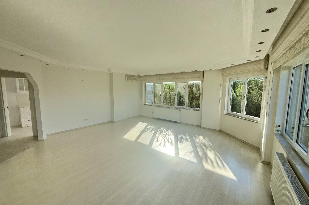 Medyakent Sitesi'nde İçi Full Yenilenmiş Göl Manzaralı 3+1 Daire