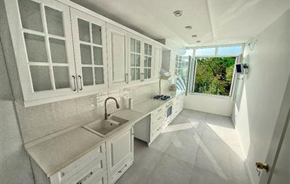 Medyakent Sitesi'nde İçi Full Yenilenmiş Göl Manzaralı 3+1 Daire