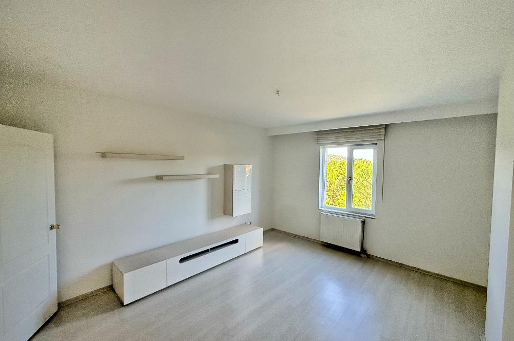 Medyakent Sitesi'nde İçi Full Yenilenmiş Göl Manzaralı 3+1 Daire