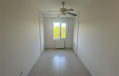 Medyakent Sitesi'nde İçi Full Yenilenmiş Göl Manzaralı 3+1 Daire