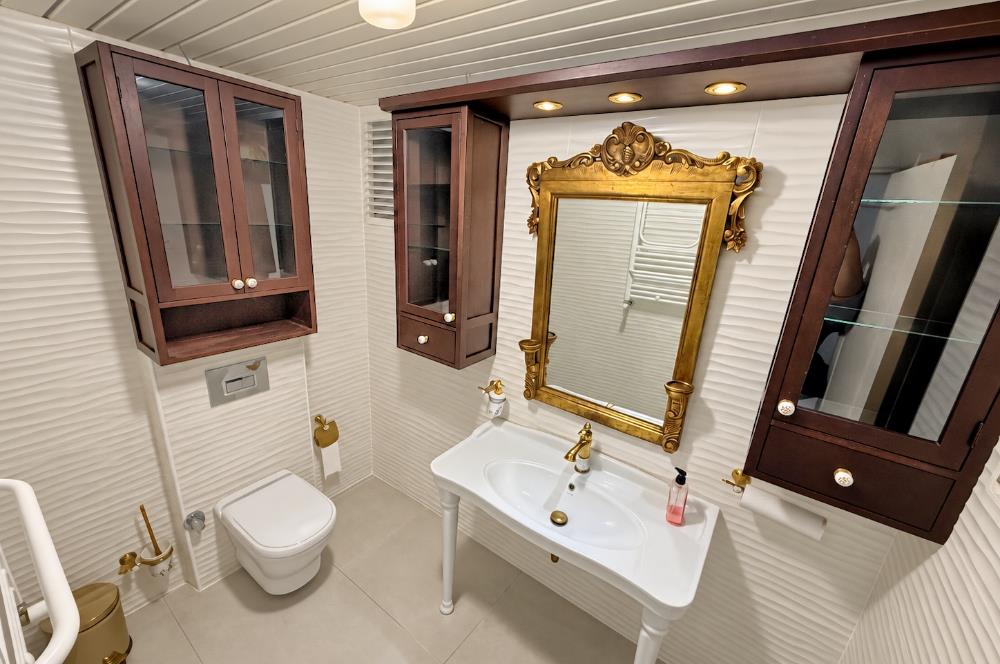 Medyakent Sitesi'nde İçi Full Yenilenmiş Göl Manzaralı 3+1 Daire