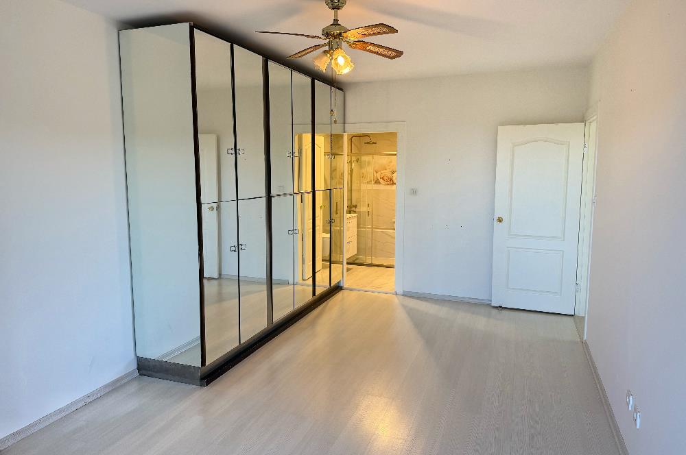Medyakent Sitesi'nde İçi Full Yenilenmiş Göl Manzaralı 3+1 Daire
