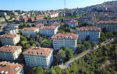 Medyakent Sitesi'nde İçi Full Yenilenmiş Göl Manzaralı 3+1 Daire