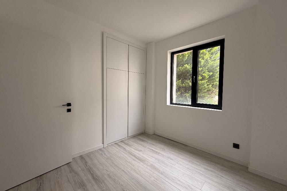 Yalıçiftlik Havuzlu Site İçinde Satılık 3+1 Bahçe Katı Daire