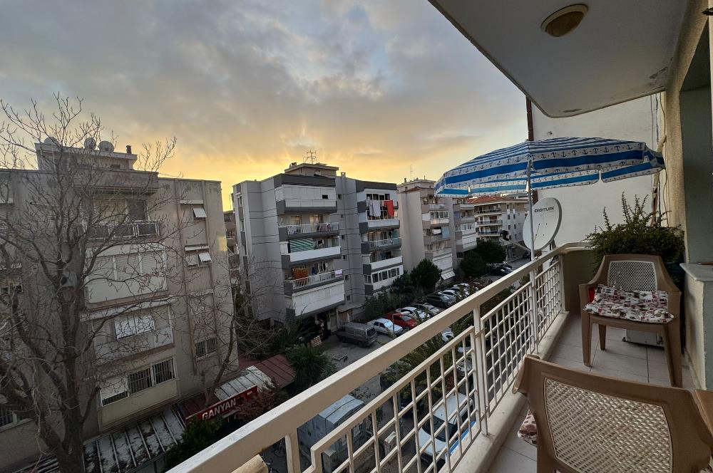 Karşıyaka Demirköprü'de Merkezi Konumda Kiralık 2+1 Daire