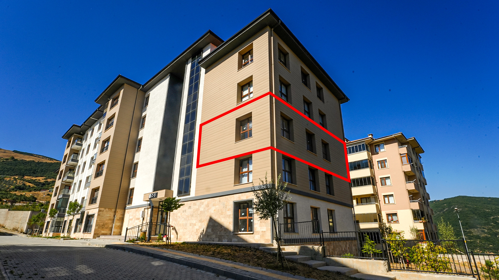 C21 Cius; Cihatlı Toki De Asansörlü 3.kat 2+1 Kiralık Daire