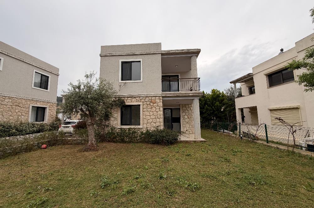 Yalıçiftlik Havuzlu Site İçinde Satılık 3+1 Daire
