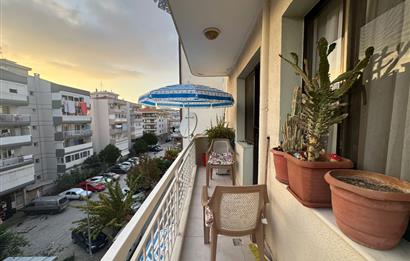 Karşıyaka Demirköprü'de Merkezi Konumda Kiralık 2+1 Daire
