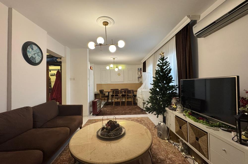 Karşıyaka Demirköprü'de Merkezi Konumda Kiralık 2+1 Daire