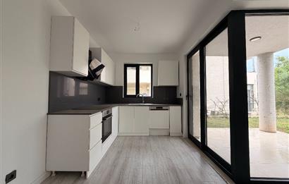 Yalıçiftlik Havuzlu Site İçinde Satılık 3+1 Bahçe Katı Daire