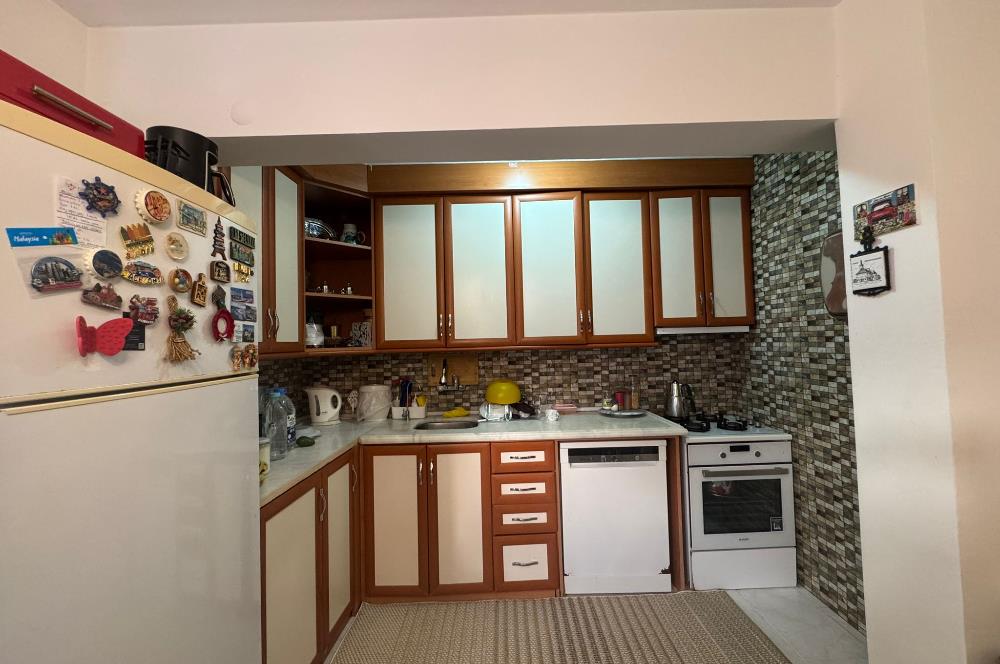 Karşıyaka Demirköprü'de Merkezi Konumda Kiralık 2+1 Daire