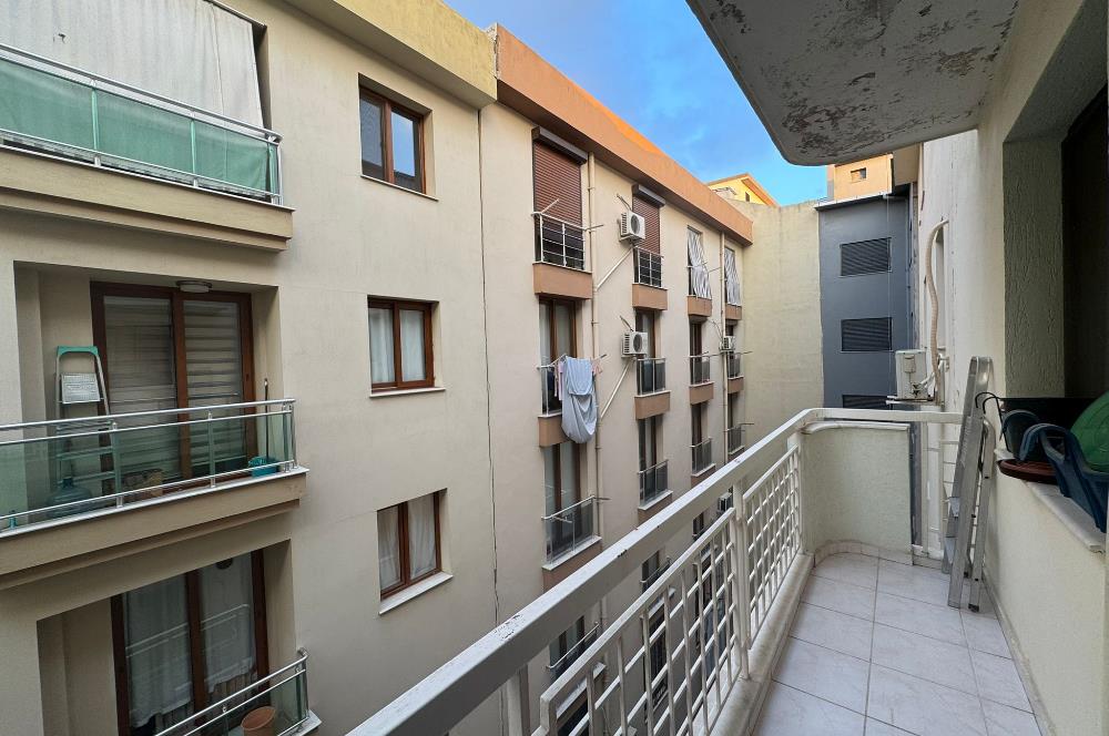 Karşıyaka Demirköprü'de Merkezi Konumda Kiralık 2+1 Daire