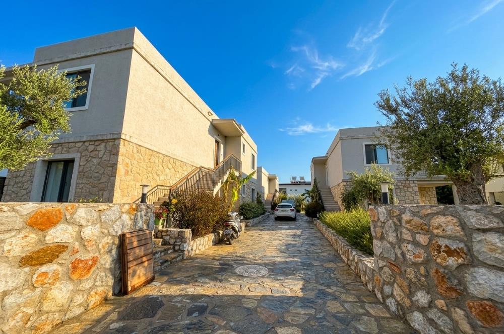 Yalıçiftlik Havuzlu Site İçinde Satılık 3+1 Daire