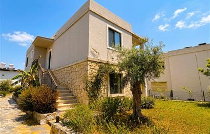 Yalıçiftlik Havuzlu Site İçinde Satılık 3+1 Daire
