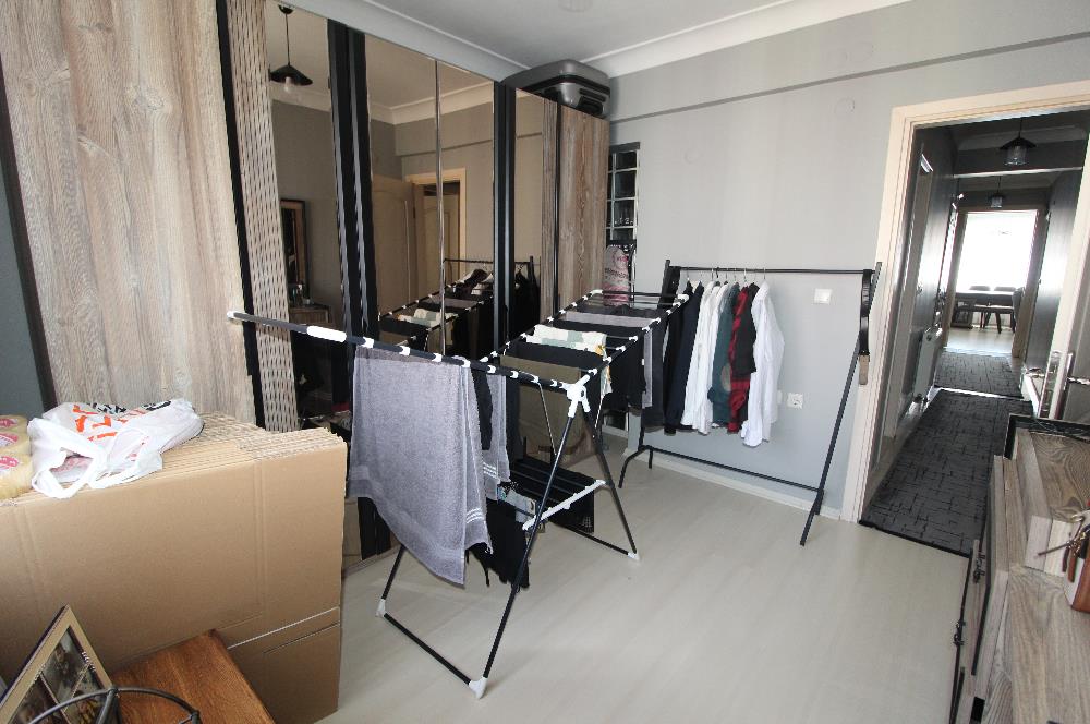PAŞAALANI MAHALLESİNDE SİTE İÇERİSİNDE ARA KAT SATILIK 3+1 DAİRE
