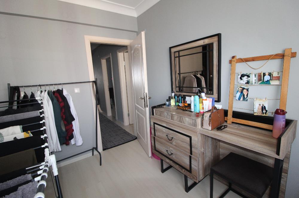 PAŞAALANI MAHALLESİNDE SİTE İÇERİSİNDE ARA KAT SATILIK 3+1 DAİRE