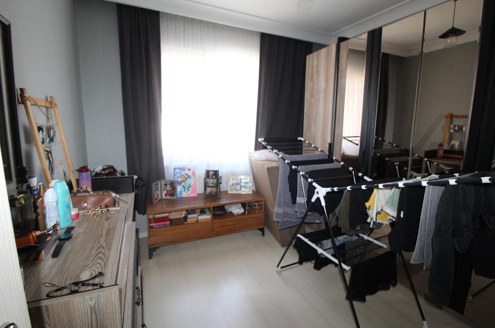 PAŞAALANI MAHALLESİNDE SİTE İÇERİSİNDE ARA KAT SATILIK 3+1 DAİRE