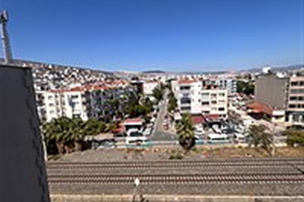 Bayraklı'da Panoramik Deniz Manzaralı Kiralık 3+1 Daire