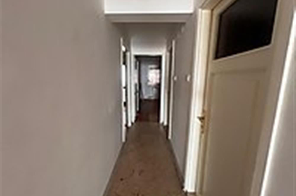 Bayraklı'da Panoramik Deniz Manzaralı Kiralık 3+1 Daire