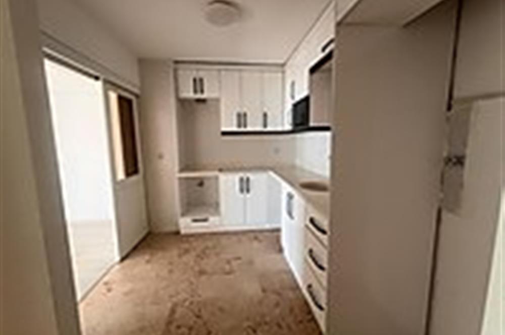 Bayraklı'da Panoramik Deniz Manzaralı Kiralık 3+1 Daire