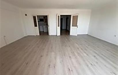 Bayraklı'da Panoramik Deniz Manzaralı Kiralık 3+1 Daire