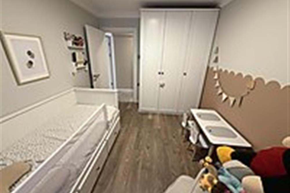 Karşıyaka Girne Caddesi Üzerinde Satılık 3+1 Daire