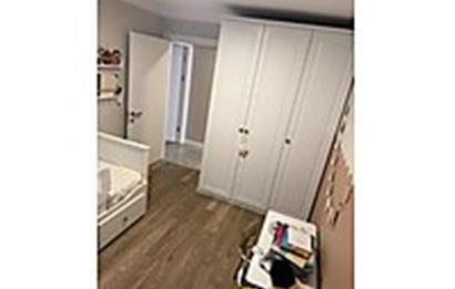 Karşıyaka Girne Caddesi Üzerinde Satılık 3+1 Daire