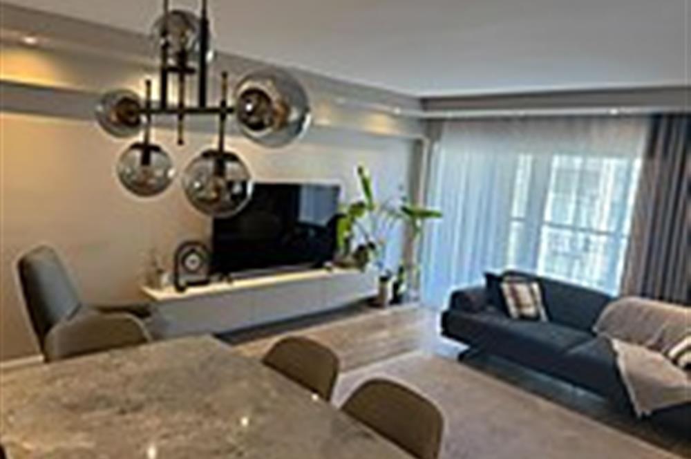 Karşıyaka Girne Caddesi Üzerinde Satılık 3+1 Daire