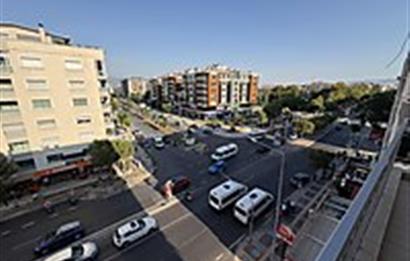 Karşıyaka Girne Caddesi Üzerinde Satılık 3+1 Daire