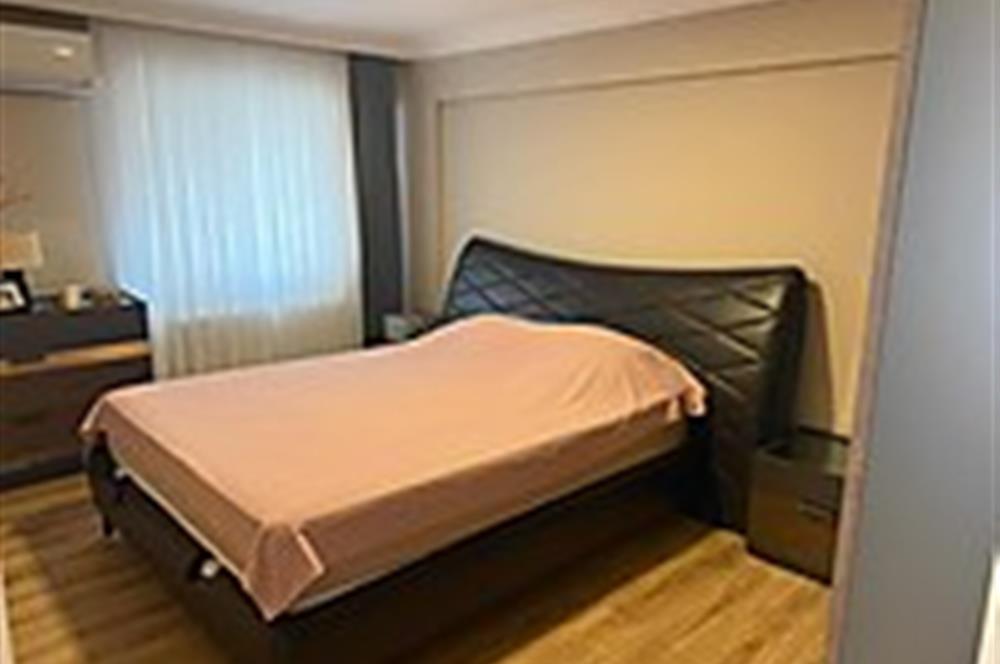 Karşıyaka Girne Caddesi Üzerinde Satılık 3+1 Daire