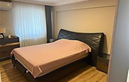Karşıyaka Girne Caddesi Üzerinde Satılık 3+1 Daire