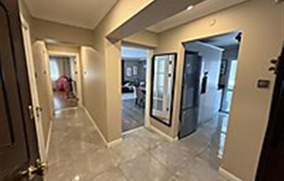 Karşıyaka Girne Caddesi Üzerinde Satılık 3+1 Daire