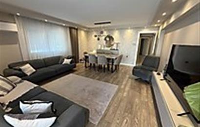 Karşıyaka Girne Caddesi Üzerinde Satılık 3+1 Daire