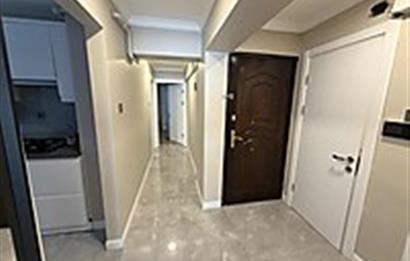 Karşıyaka Girne Caddesi Üzerinde Satılık 3+1 Daire