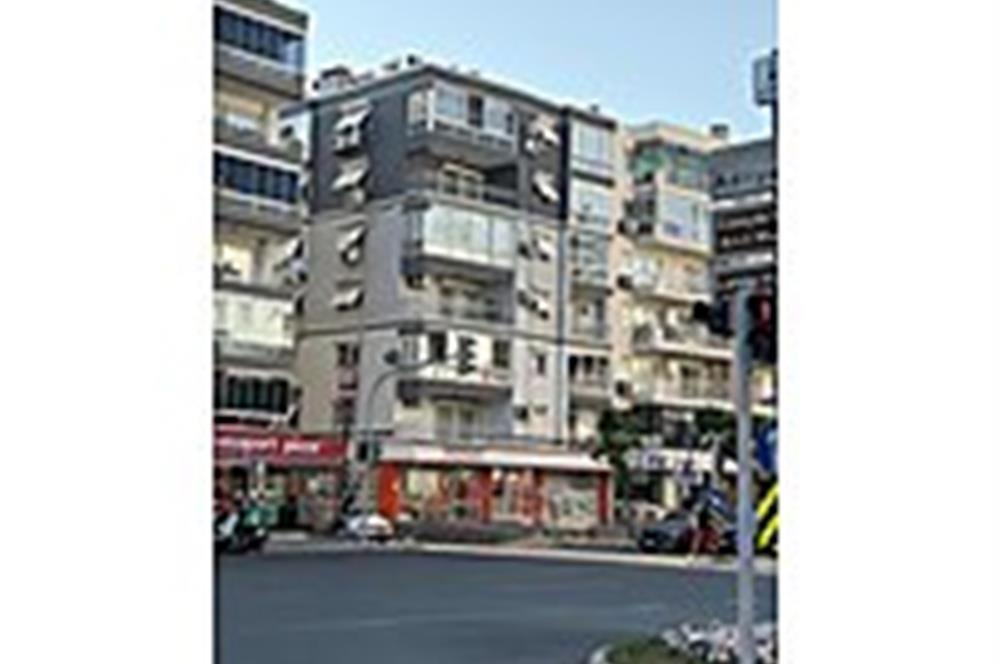 Karşıyaka Girne Caddesi Üzerinde Satılık 3+1 Daire