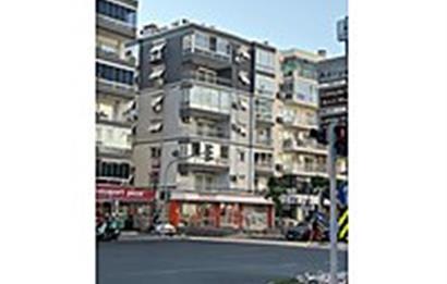 Karşıyaka Girne Caddesi Üzerinde Satılık 3+1 Daire