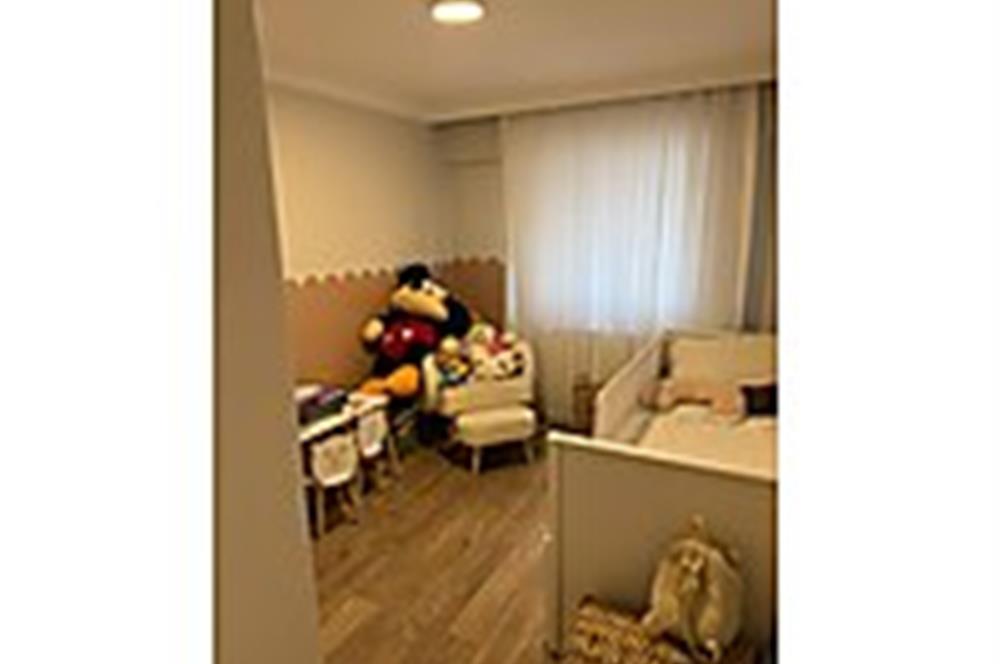 Karşıyaka Girne Caddesi Üzerinde Satılık 3+1 Daire