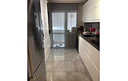 Karşıyaka Girne Caddesi Üzerinde Satılık 3+1 Daire