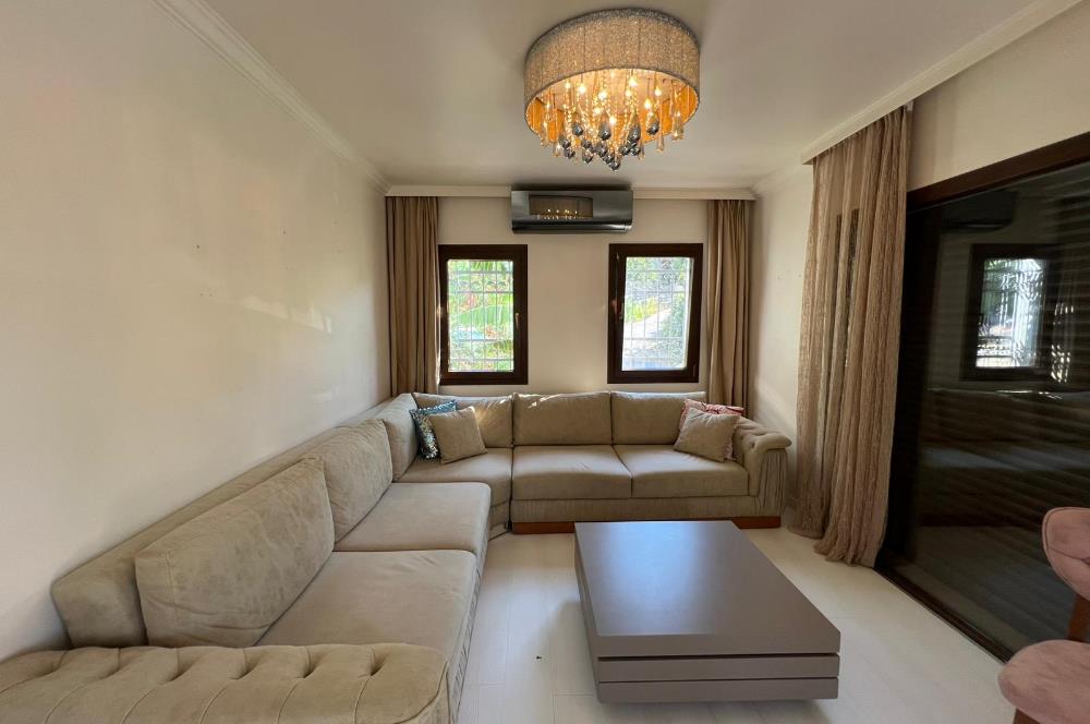 Eskiçeşme'de Havuzlu Sitede Eşyalı 3+1 Kiralık Dubleks