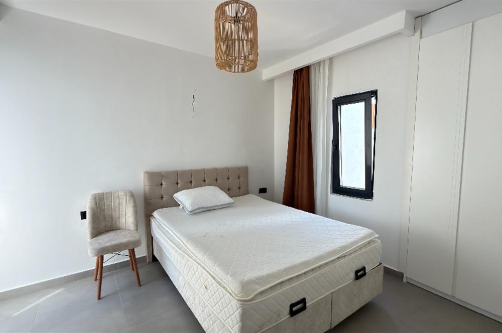 Bitez Asarlık'ta Deniz Manzaralı Havuzlu Tam Eşyalı 1+1 Rezidans Daire