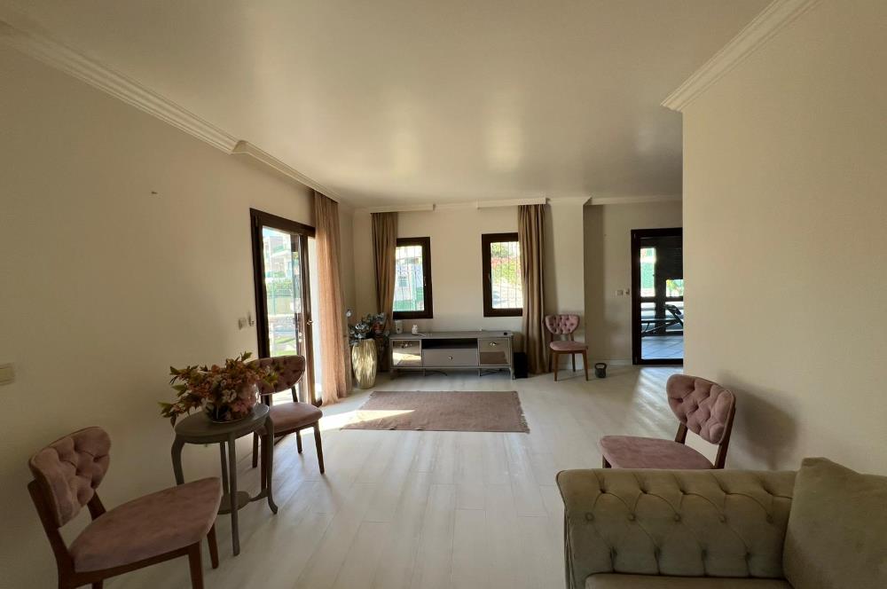 Eskiçeşme'de Havuzlu Sitede Eşyalı 3+1 Kiralık Dubleks