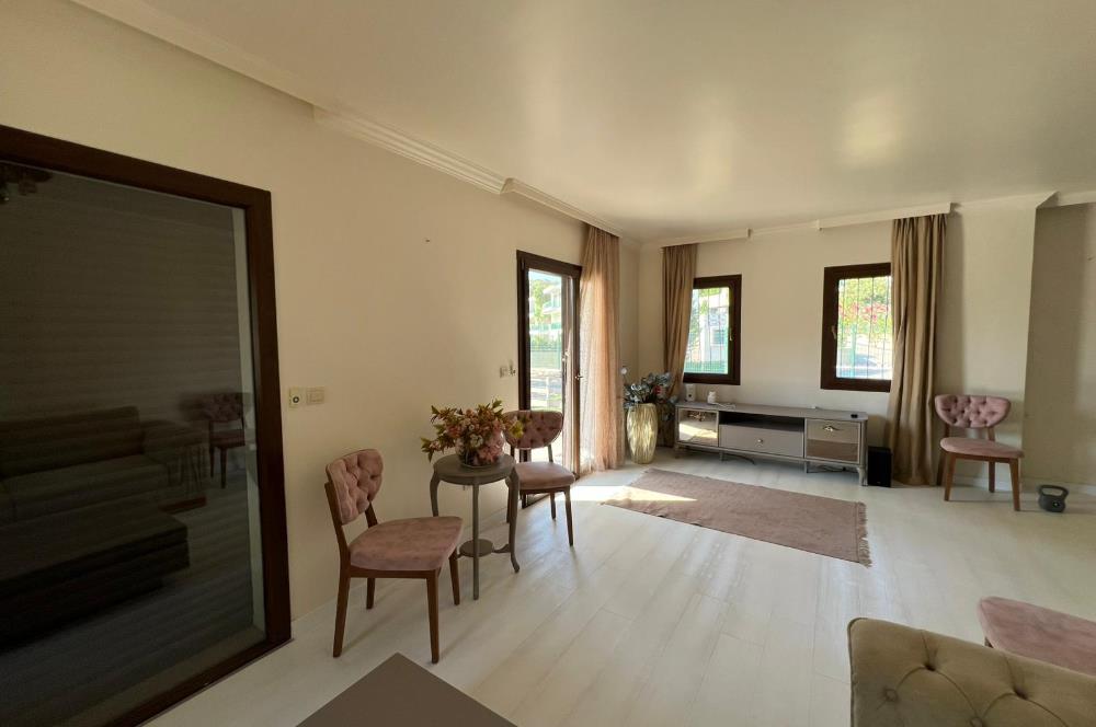 Eskiçeşme'de Havuzlu Sitede Eşyalı 3+1 Kiralık Dubleks