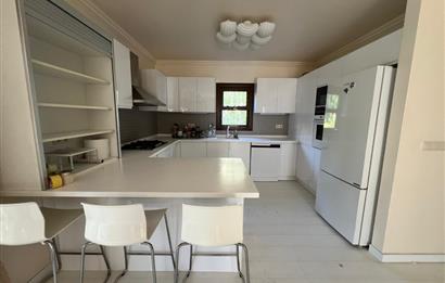 Eskiçeşme'de Havuzlu Sitede Eşyalı 3+1 Kiralık Dubleks
