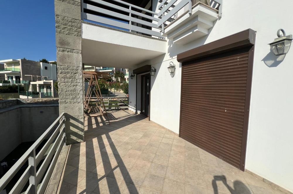 Eskiçeşme'de Havuzlu Sitede Eşyalı 3+1 Kiralık Dubleks