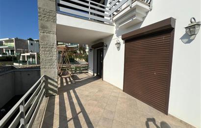 Eskiçeşme'de Havuzlu Sitede Eşyalı 3+1 Kiralık Dubleks